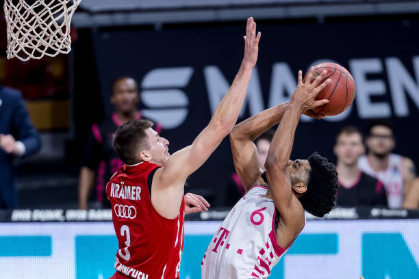 高压逼抢的 高压逼抢的