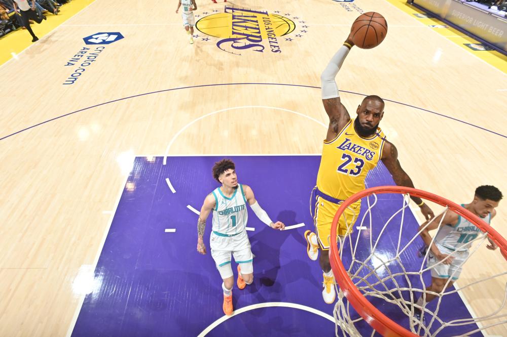 服务于全体 服务于全体