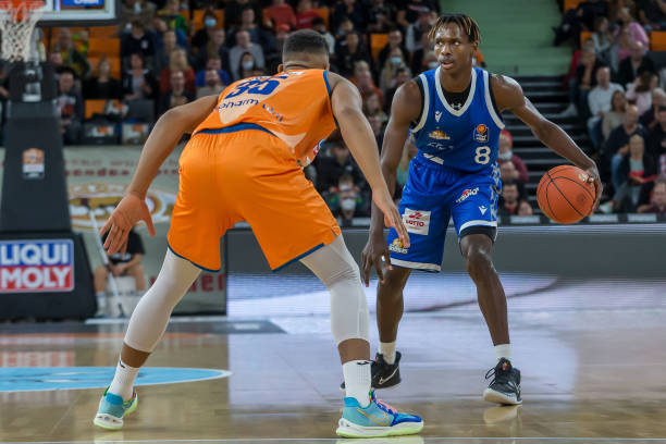 通过在文中 通过在文中